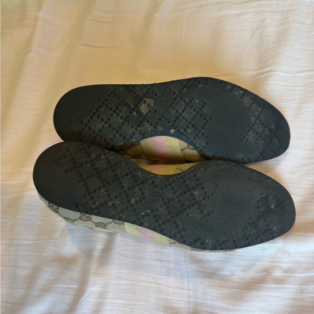 Gucci Logo Sneaker - Picture 6 of 10